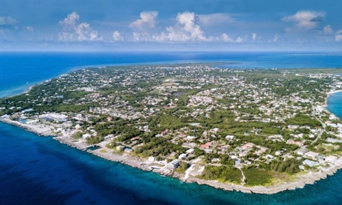 Flying into Grand Cayman